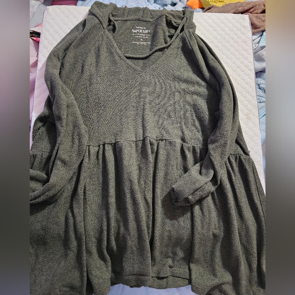 Torrid Dark Green Sweater